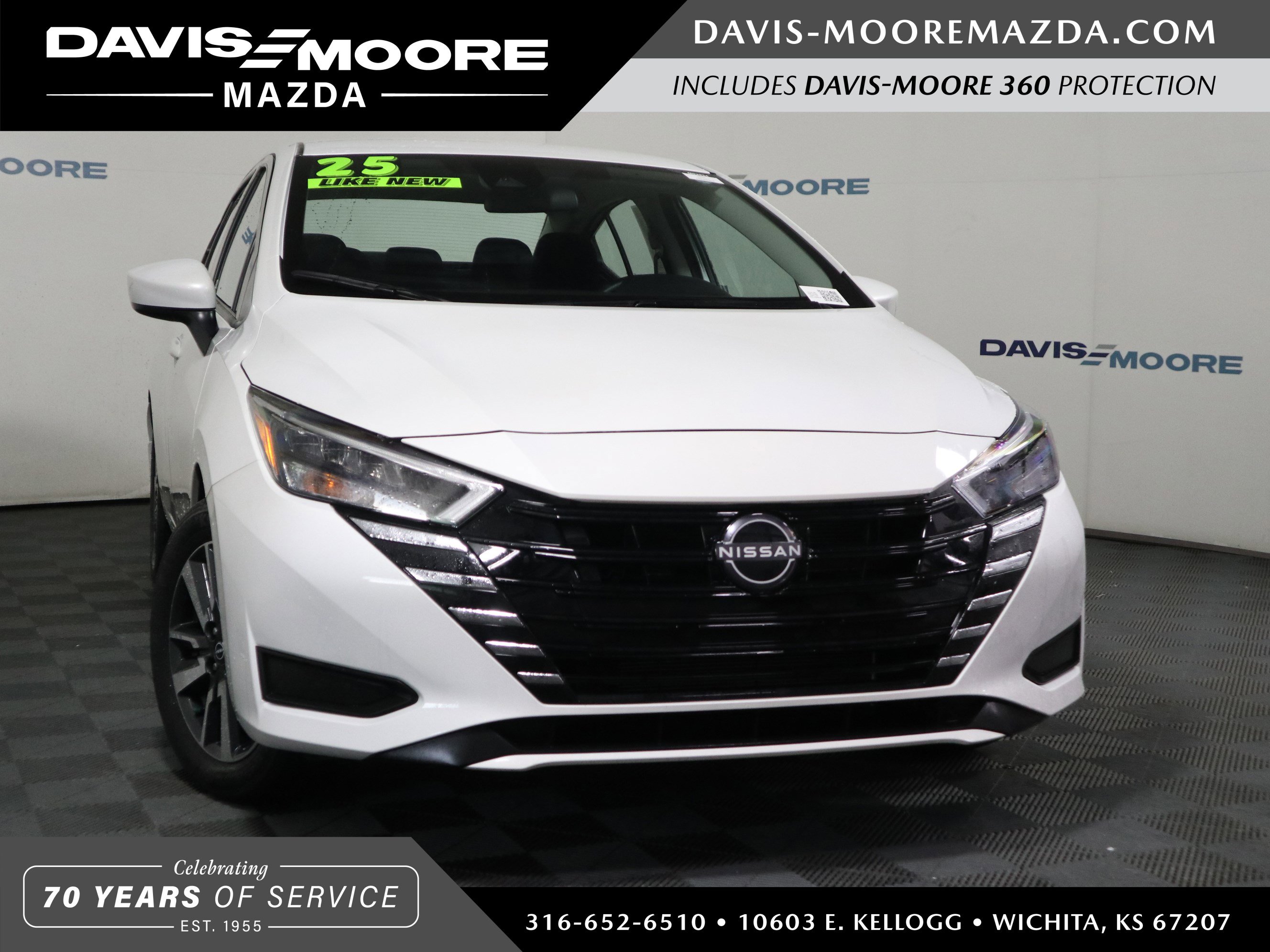 Used 2025 Nissan Versa SV w/ Trunk Package image 1