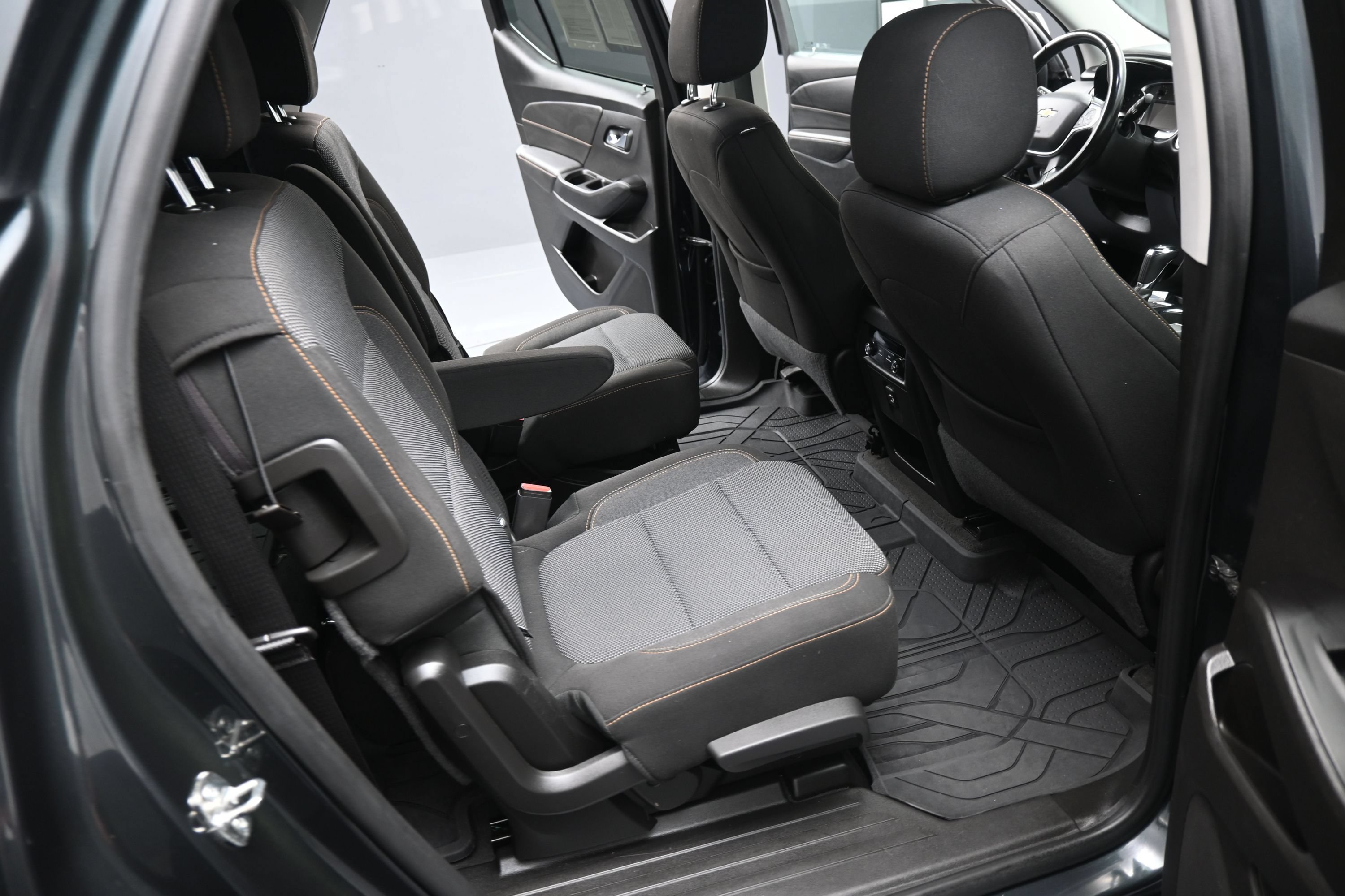 Used 2019 Chevrolet Traverse LT FWD image 19