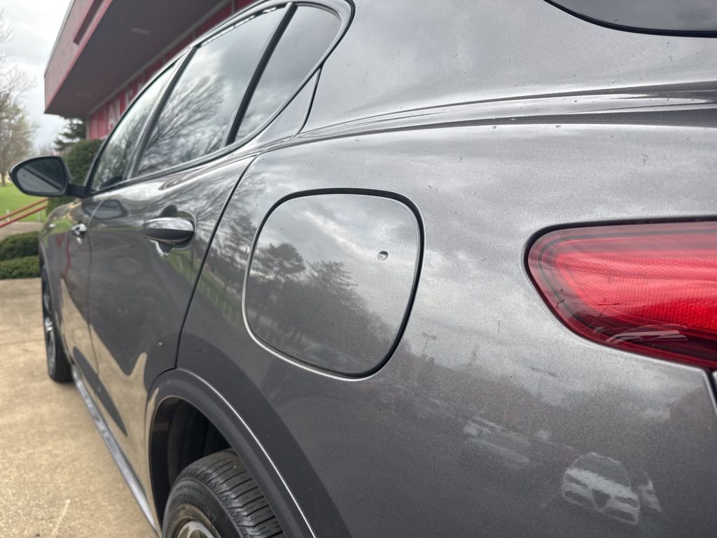 Used 2022 Alfa Romeo Stelvio Veloce image 13