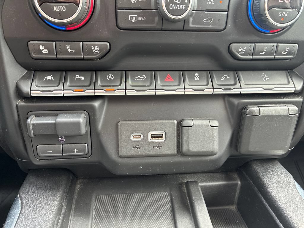 Used 2019 Chevrolet Silverado 1500 LTZ w/ LTZ Premium Package AWD/4WD image 16