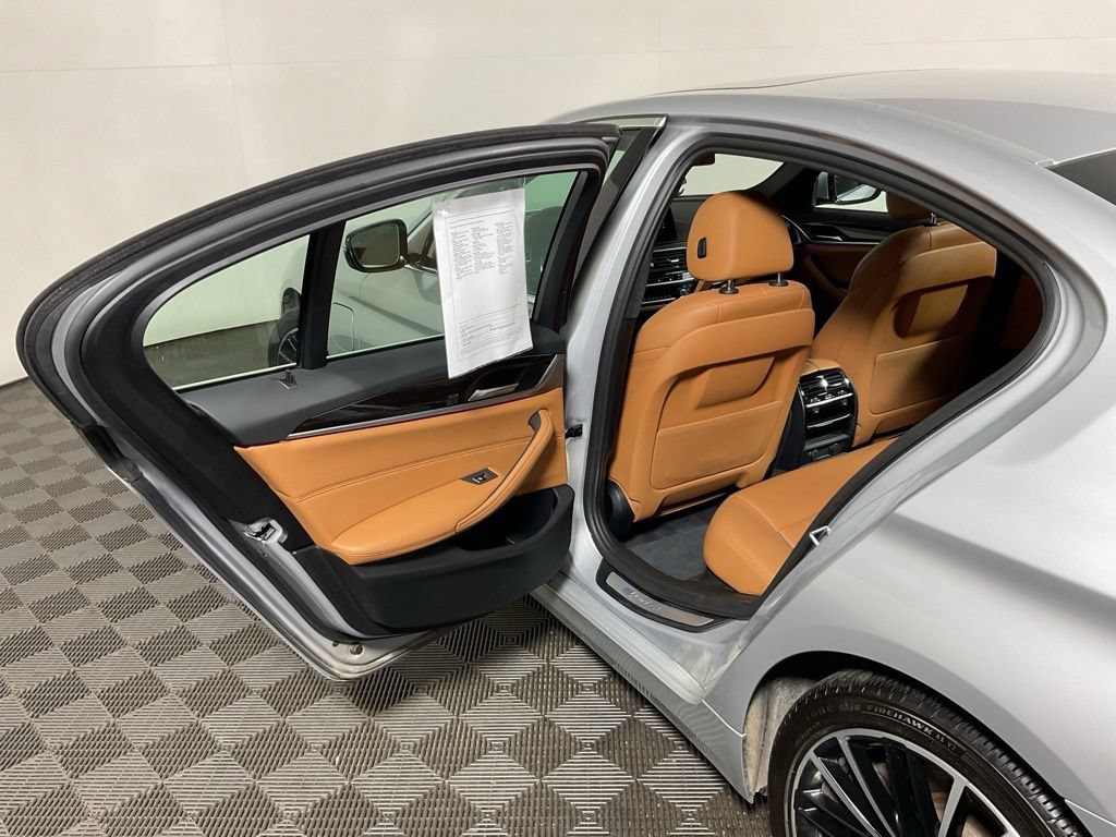 Used 2019 BMW 530e xDrive w/ Convenience Package AWD/4WD image 32