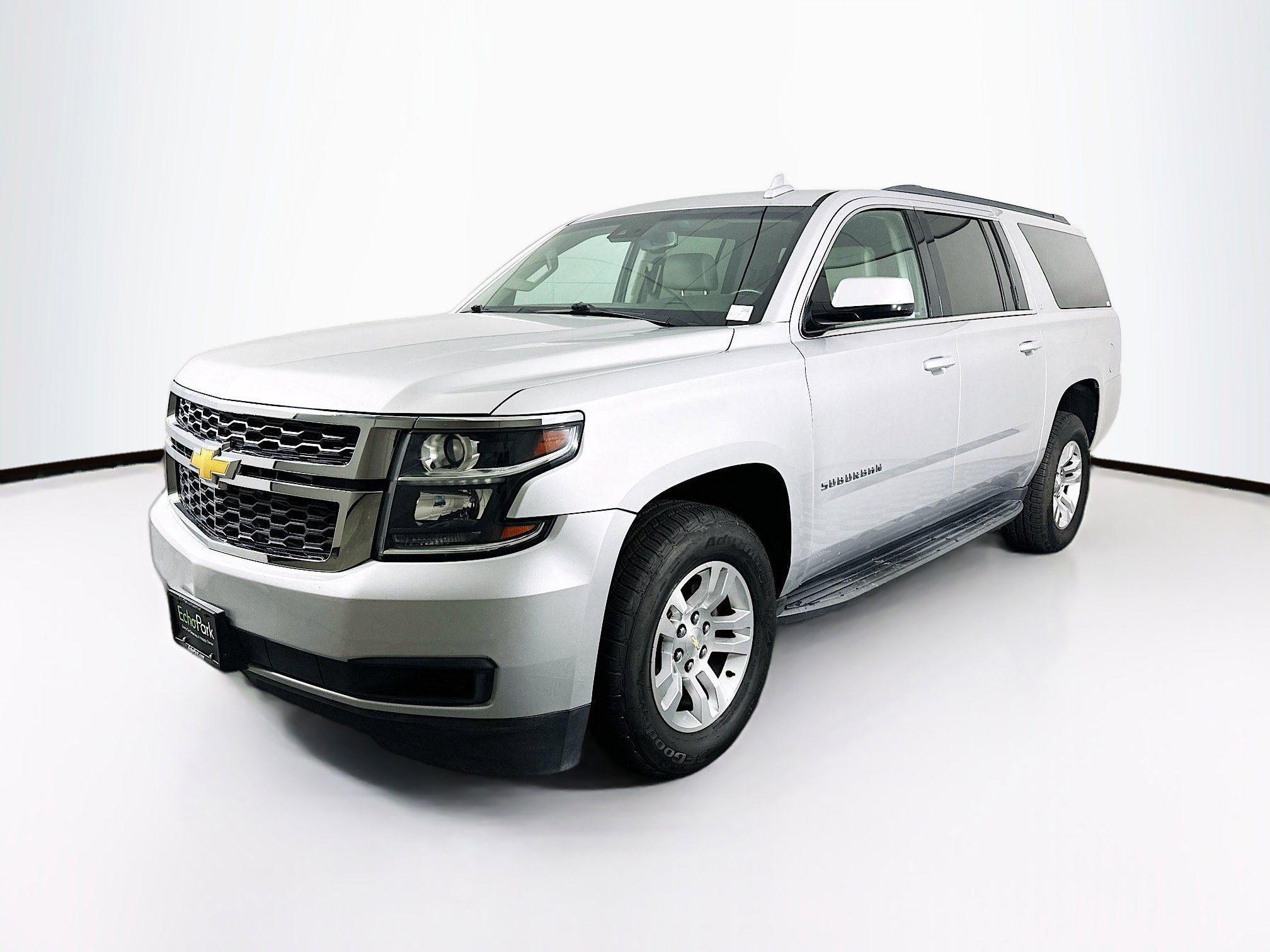 Used 2018 Chevrolet Suburban LT image 3