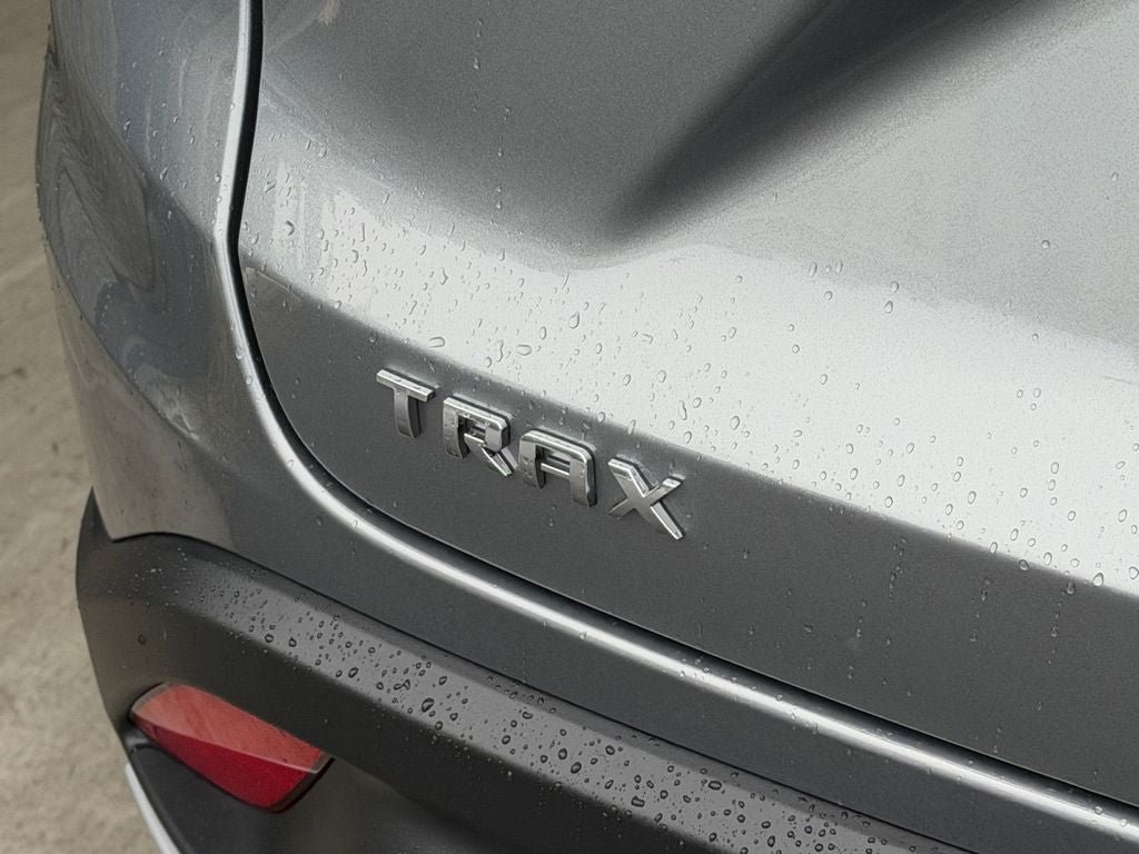 Used 2024 Chevrolet Trax LT w/ Sunroof Package FWD image 35