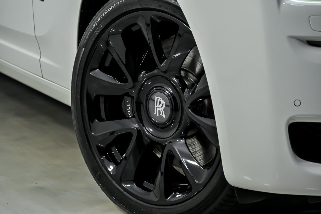 Used 2016 Rolls-Royce Ghost RWD image 4