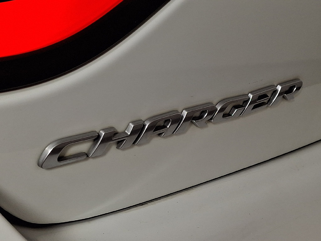 Used 2019 Dodge Charger R/T w/ Plus Group RWD image 30