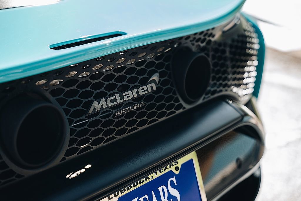 Used 2025 McLaren Artura Spider image 14