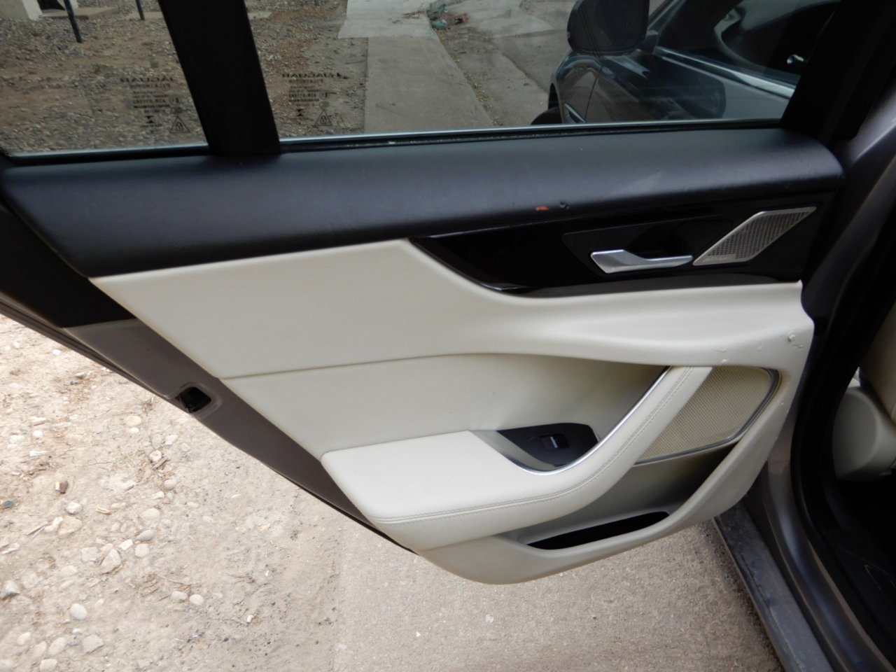 Used 2020 Jaguar XE S image 22