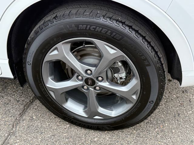Certified 2023 Ford Escape ST-Line Select AWD/4WD image 5