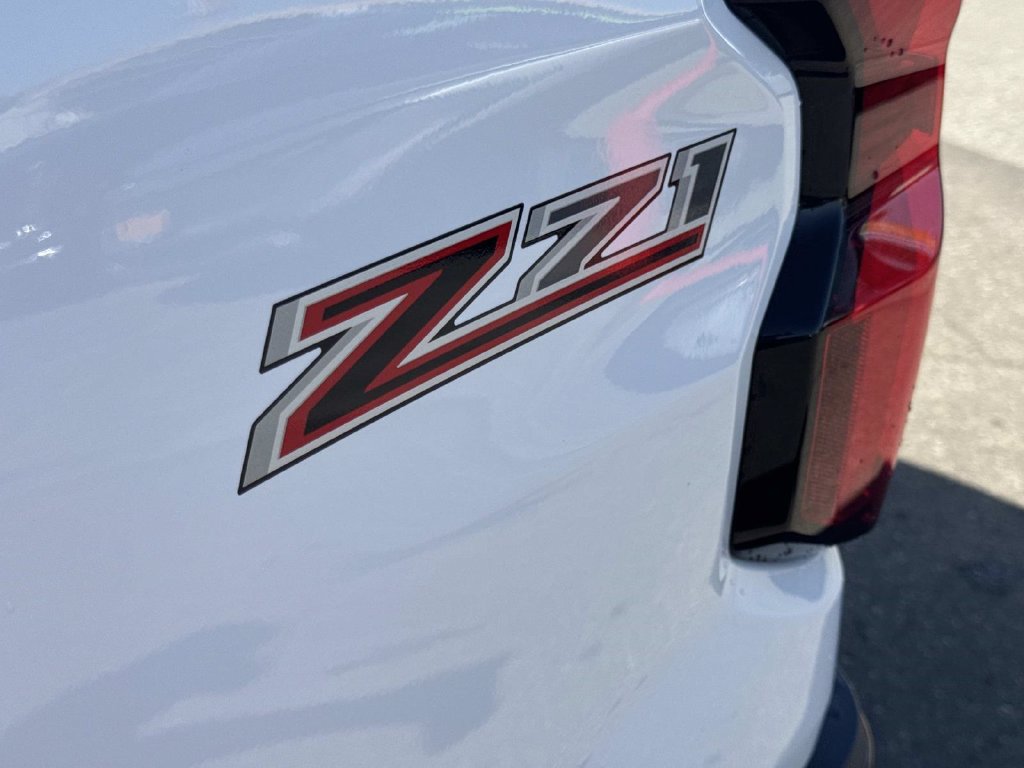 Used 2025 Chevrolet Colorado Z71 AWD/4WD image 7