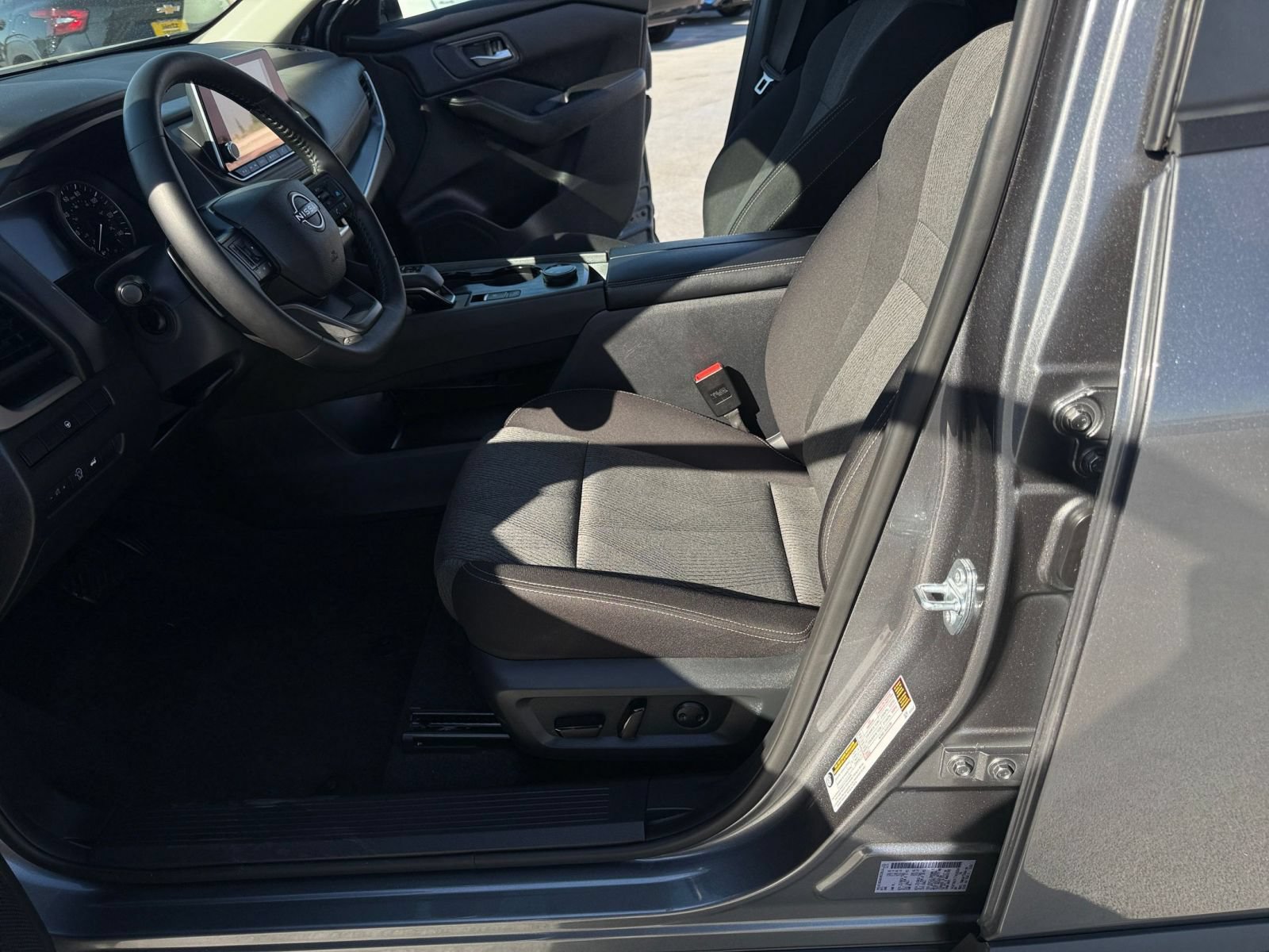 Used 2026 Nissan Rogue SV AWD/4WD image 29