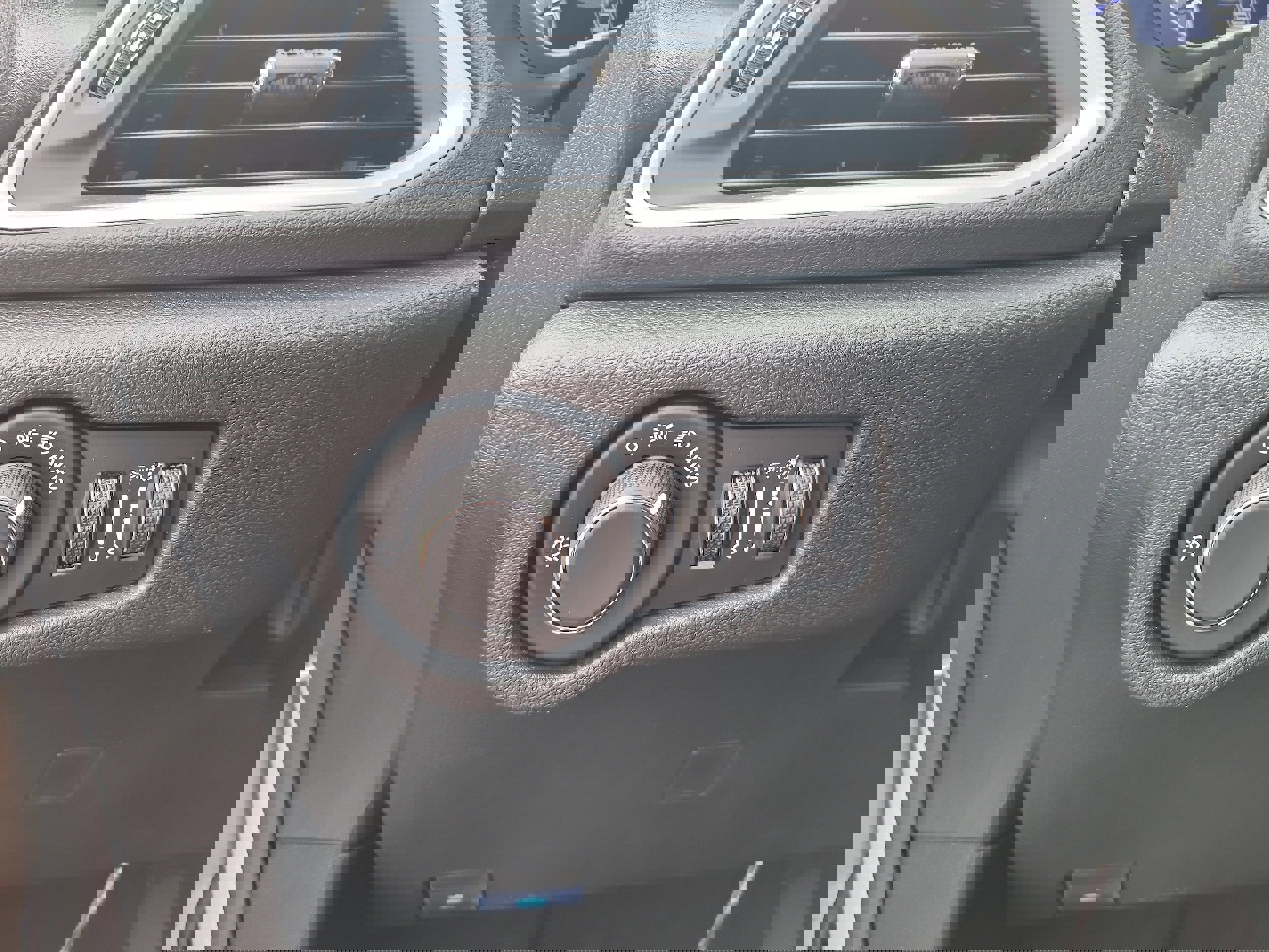 New 2026 Chrysler Voyager LX image 24