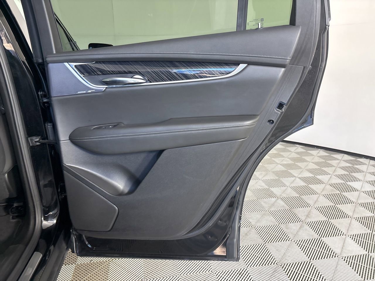 Used 2025 Cadillac XT6 Premium Luxury image 28