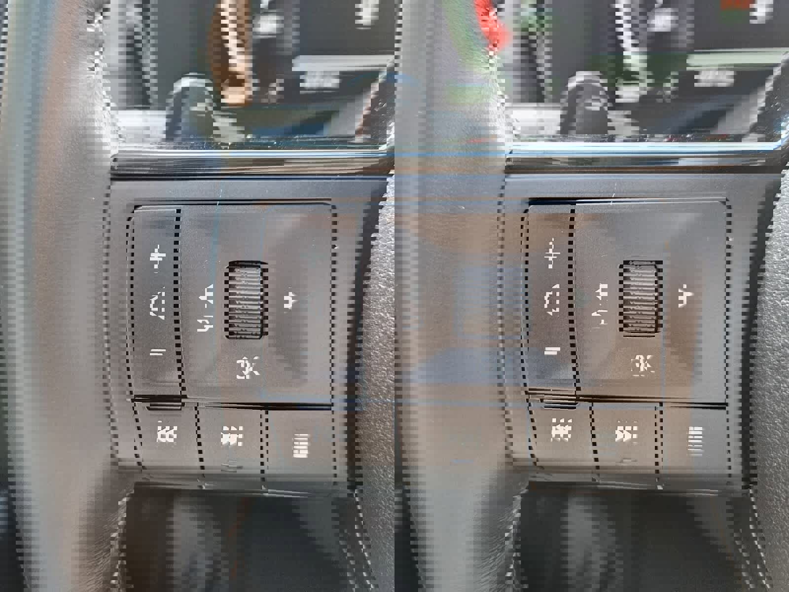 Used 2024 Nissan Pathfinder Platinum w/ Cargo Package image 12