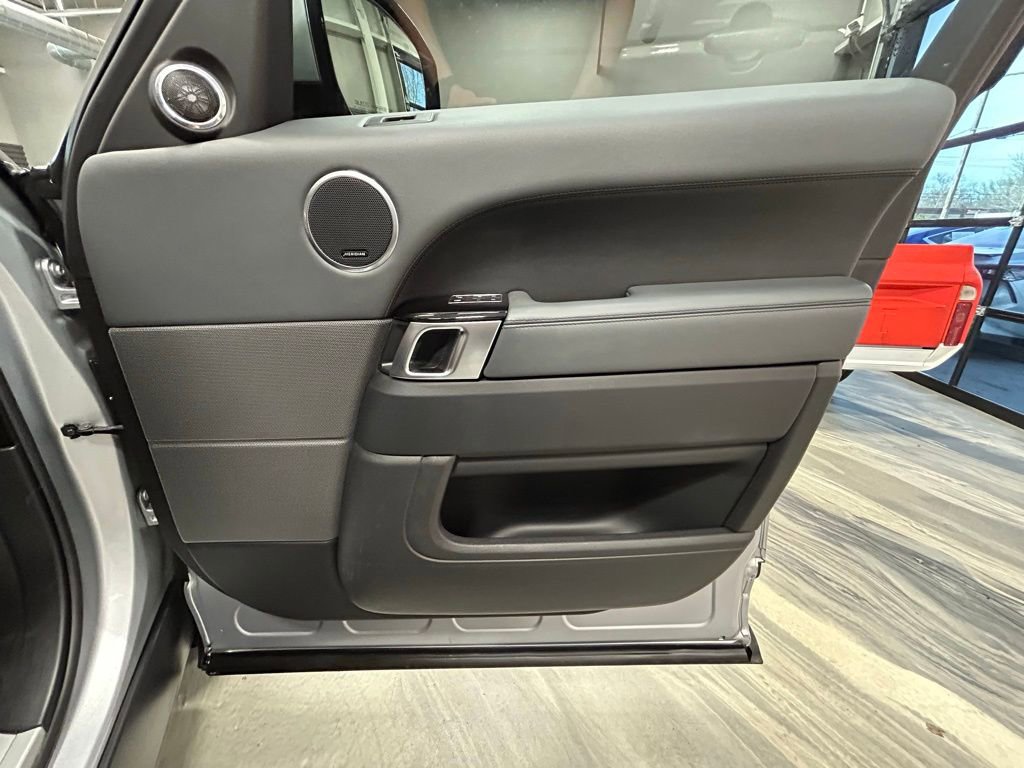 Used 2014 Land Rover Range Rover Sport HSE image 39