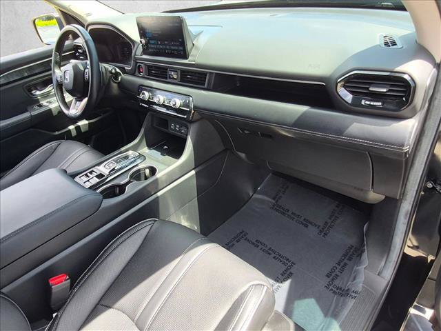 Used 2025 Honda Pilot Elite image 23