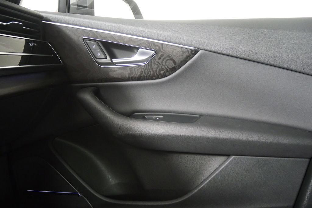 Used 2020 Audi Q7 3.0T Premium Plus w/ Premium Plus Package image 29