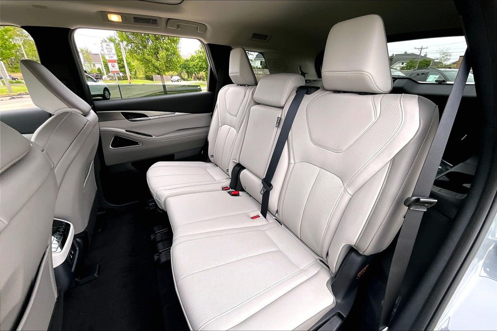 New 2027 INFINITI QX60 Luxe w/ Cargo Package AWD/4WD image 10