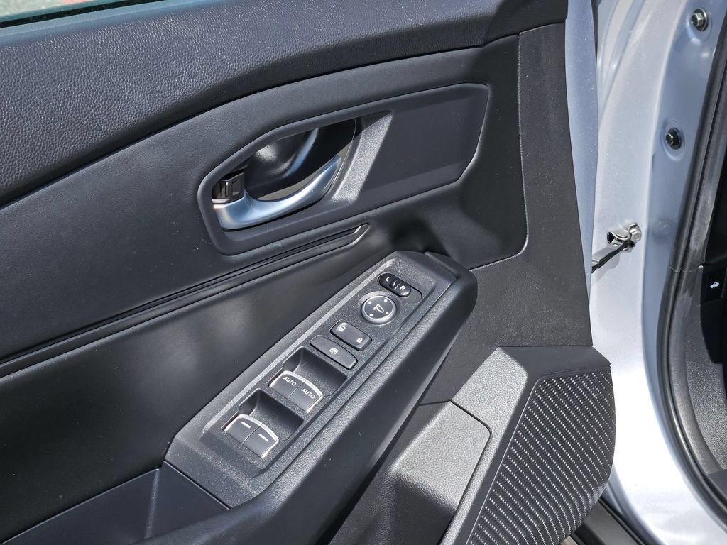 Used 2025 Honda Accord SE image 15