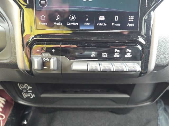 Certified 2026 RAM 2500 Big Horn AWD/4WD image 25