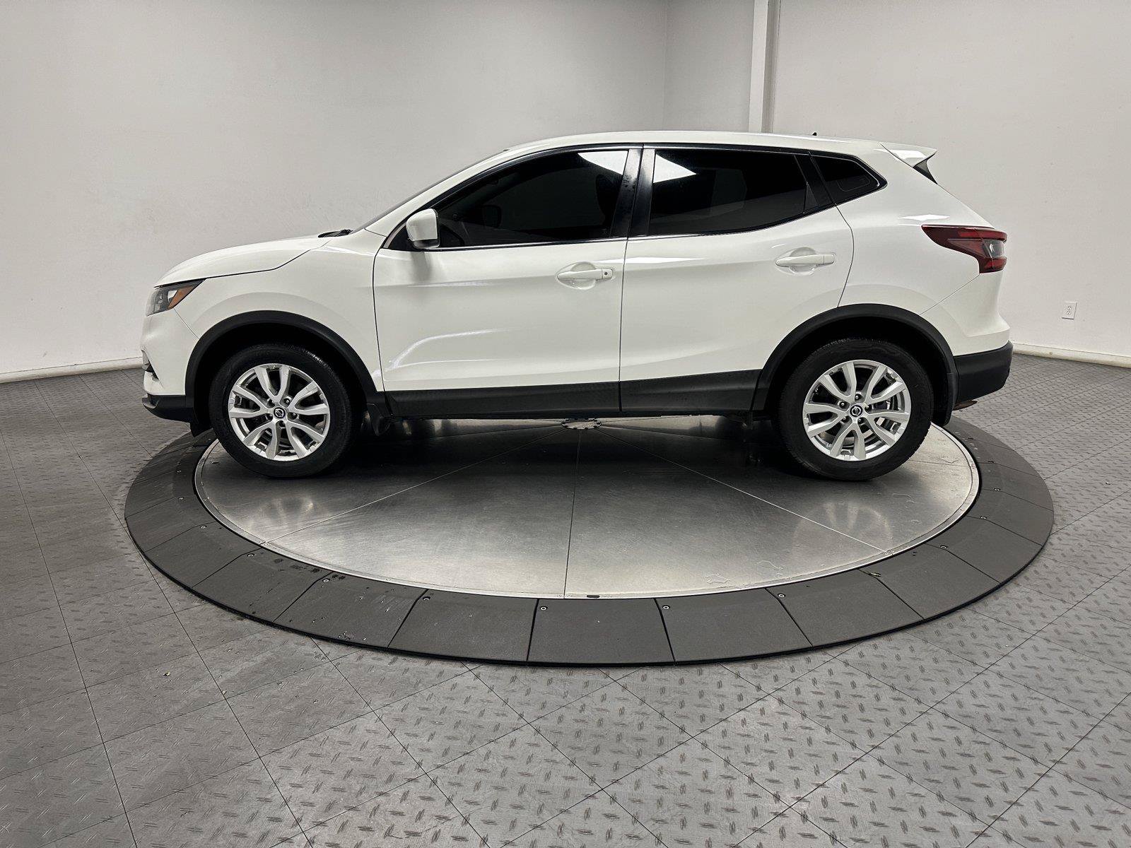 Used 2020 Nissan Rogue Sport S w/ Appearance Package FWD image 8