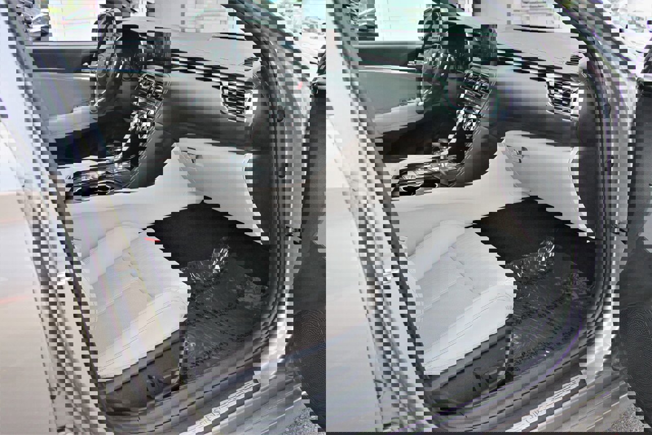 Used 2022 Genesis G70 2.0T RWD image 24