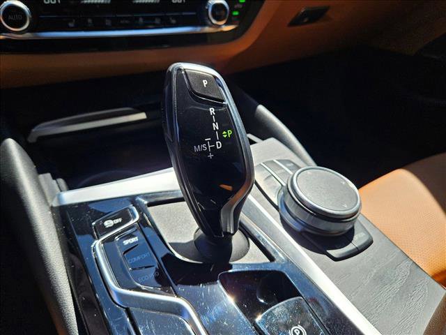 Used 2023 BMW 530i w/ Premium Package RWD image 14