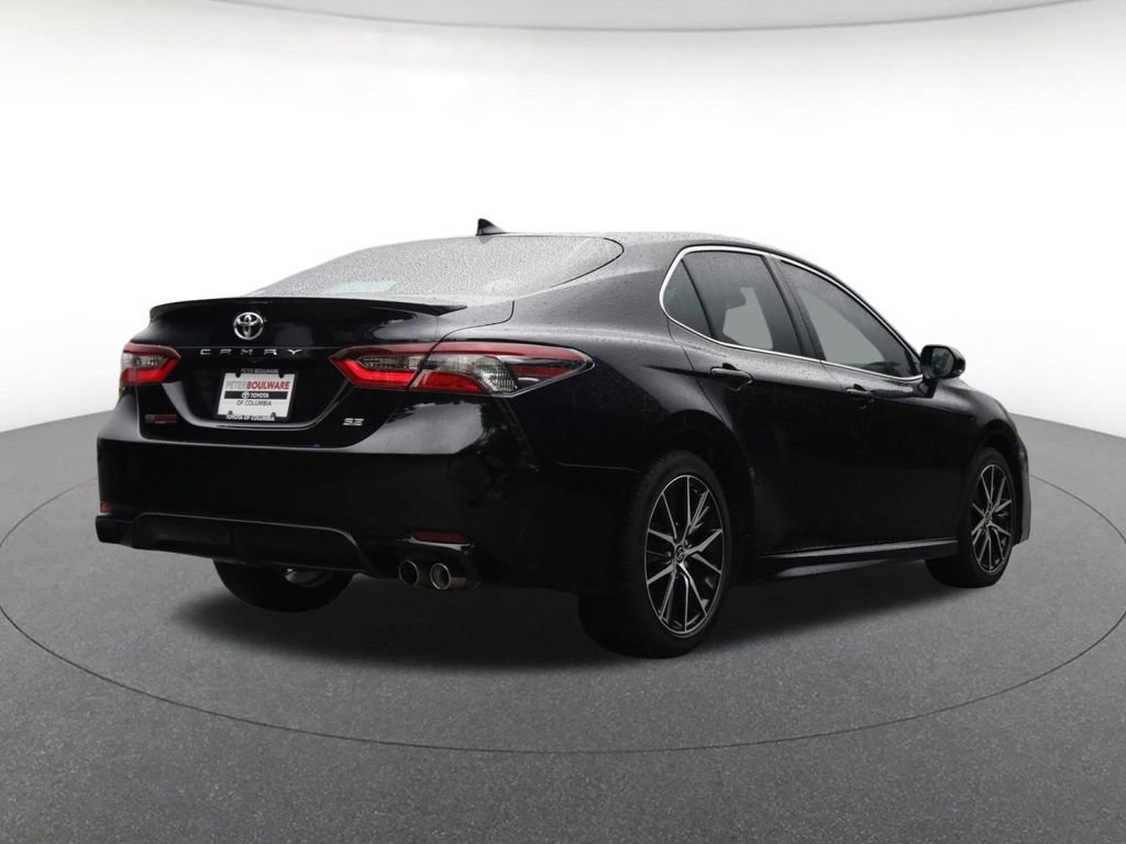 Used 2023 Toyota Camry SE FWD image 5