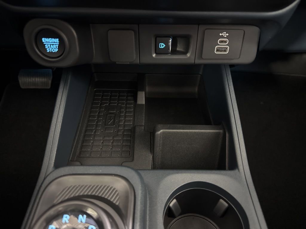 New 2025 Ford Maverick Lariat w/ Black Appearance Package image 29