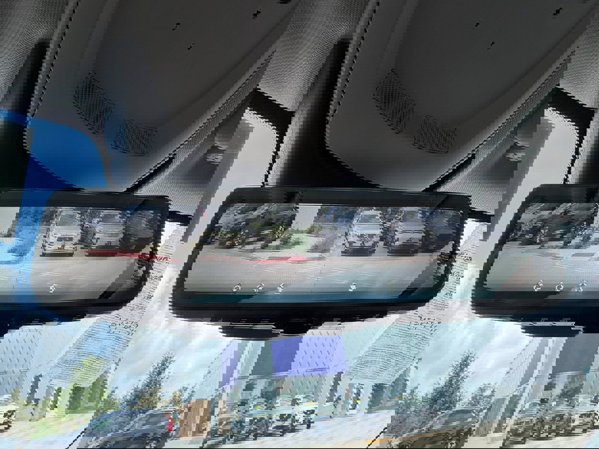 Certified 2025 Volvo XC60 T8 Ultra w/ Protection Package Premier image 23