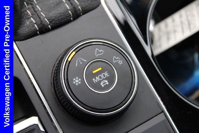 Used 2022 Volkswagen Atlas Cross Sport SEL R-Line image 46