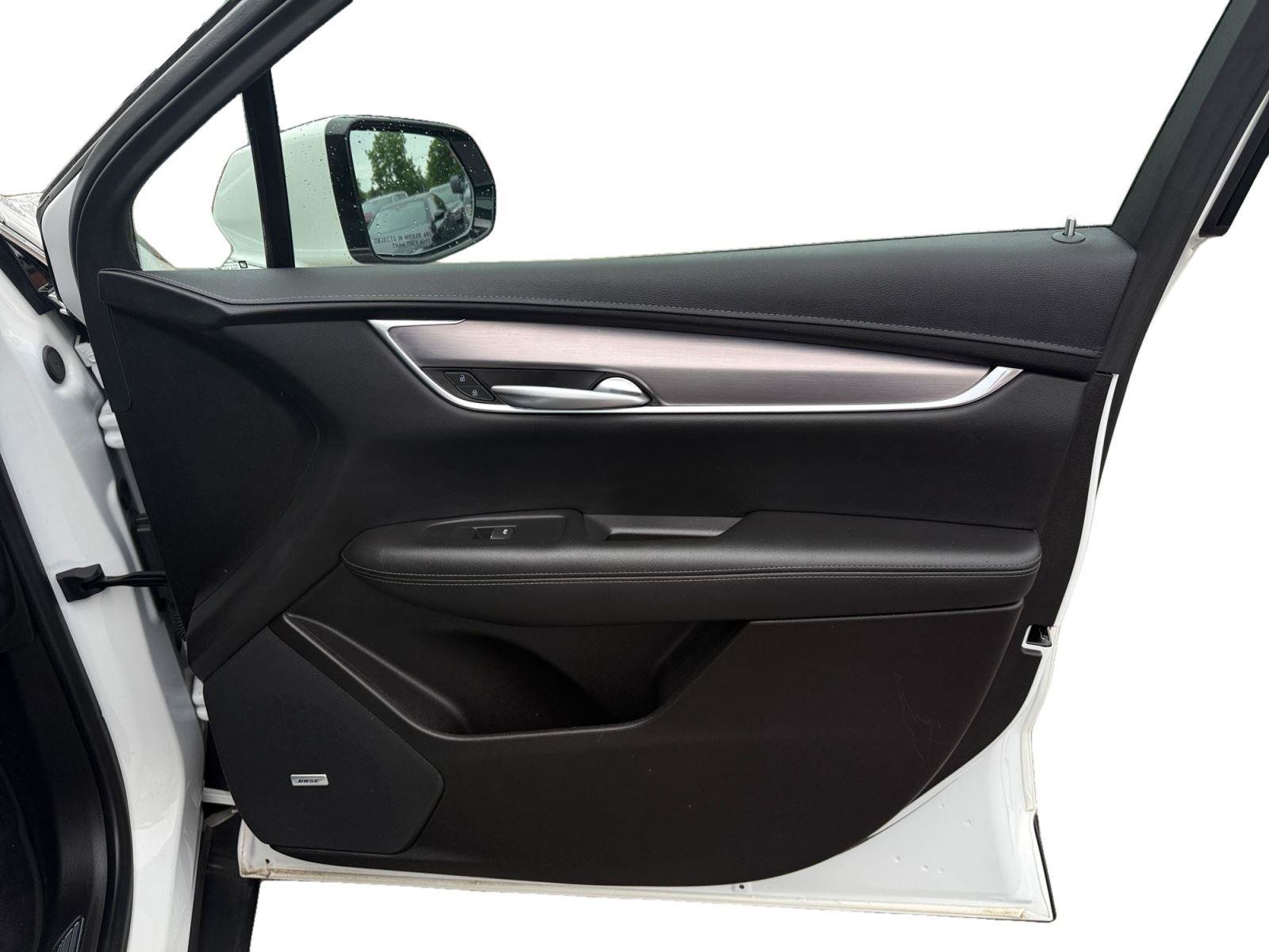 Used 2022 Cadillac XT5 Luxury w/ LPO, Floor Liner Package AWD/4WD image 26