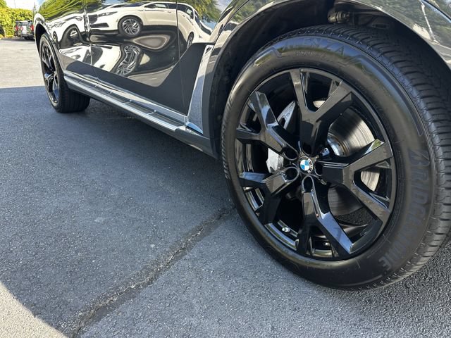 Used 2021 BMW X7 xDrive40i w/ Executive Package AWD/4WD image 11