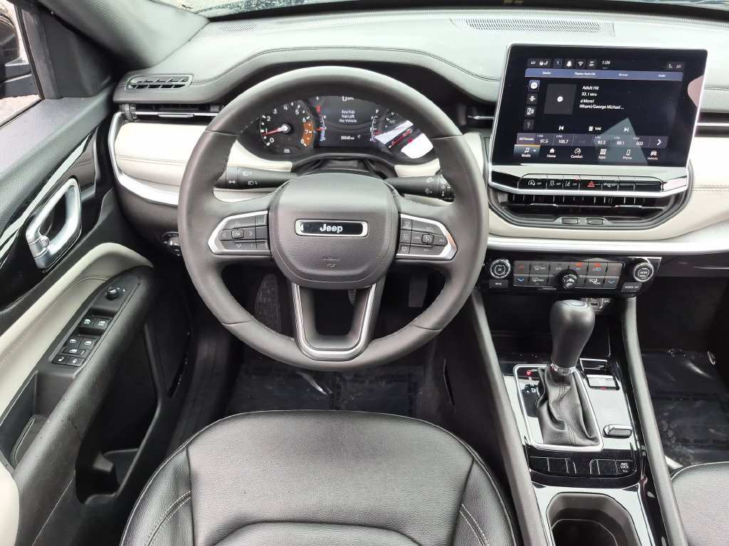 Used 2025 Jeep Compass Limited AWD/4WD image 25
