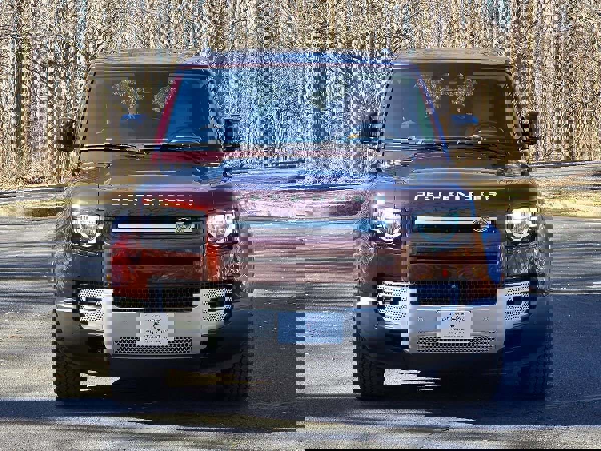 Used 2023 Land Rover Defender 130 S image 9