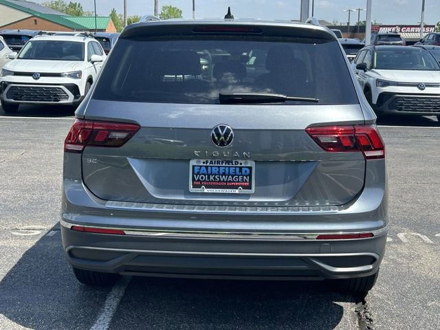 Certified 2023 Volkswagen Tiguan SE w/ Panoramic Sunroof Package FWD image 6
