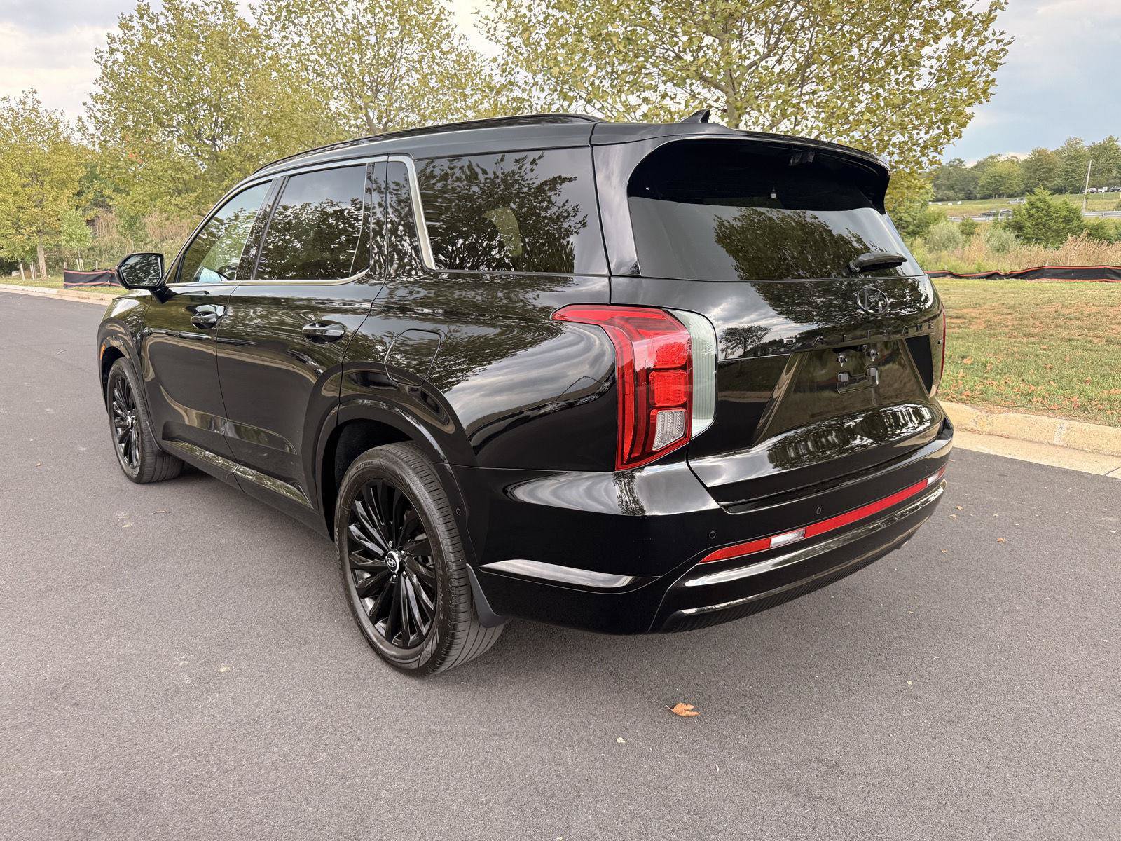 Certified 2025 Hyundai Palisade Calligraphy AWD/4WD image 7