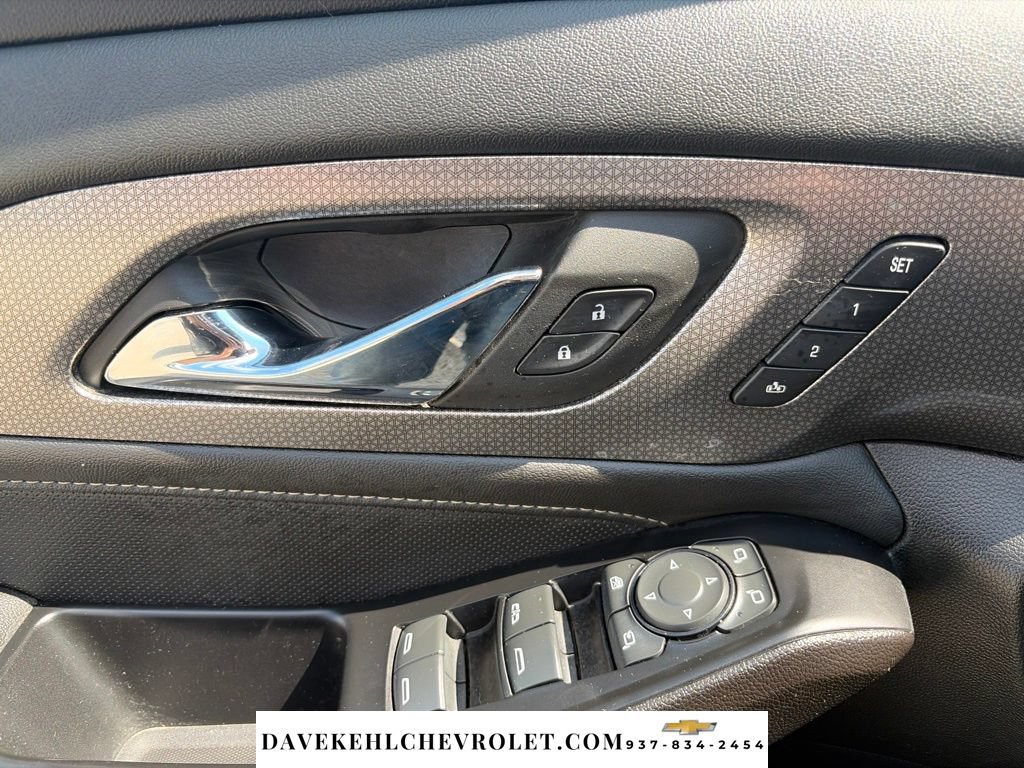 Used 2023 Chevrolet Traverse Premier AWD/4WD image 9