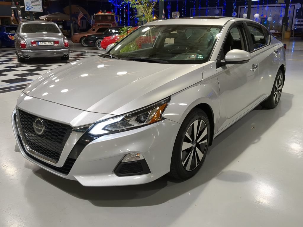 Used 2022 Nissan Altima 2.5 SV w/ SV Premium Package AWD/4WD image 1