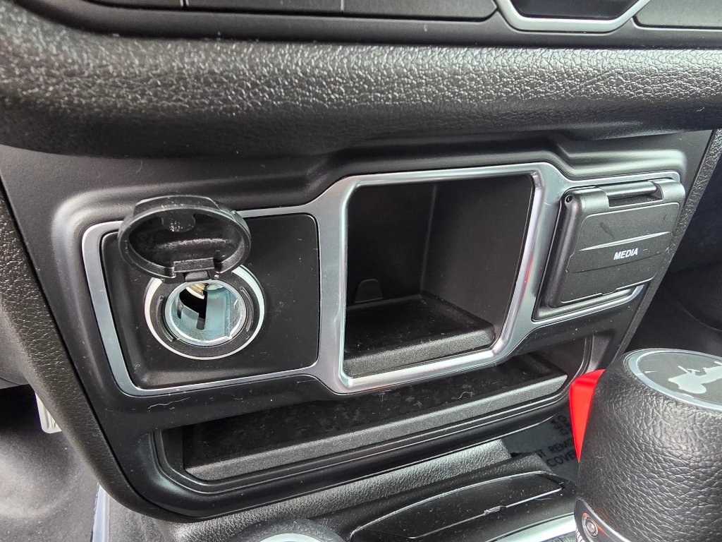 Used 2024 Jeep Wrangler Sport AWD/4WD image 19