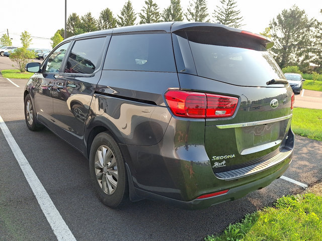 Used 2019 Kia Sedona LX FWD image 4