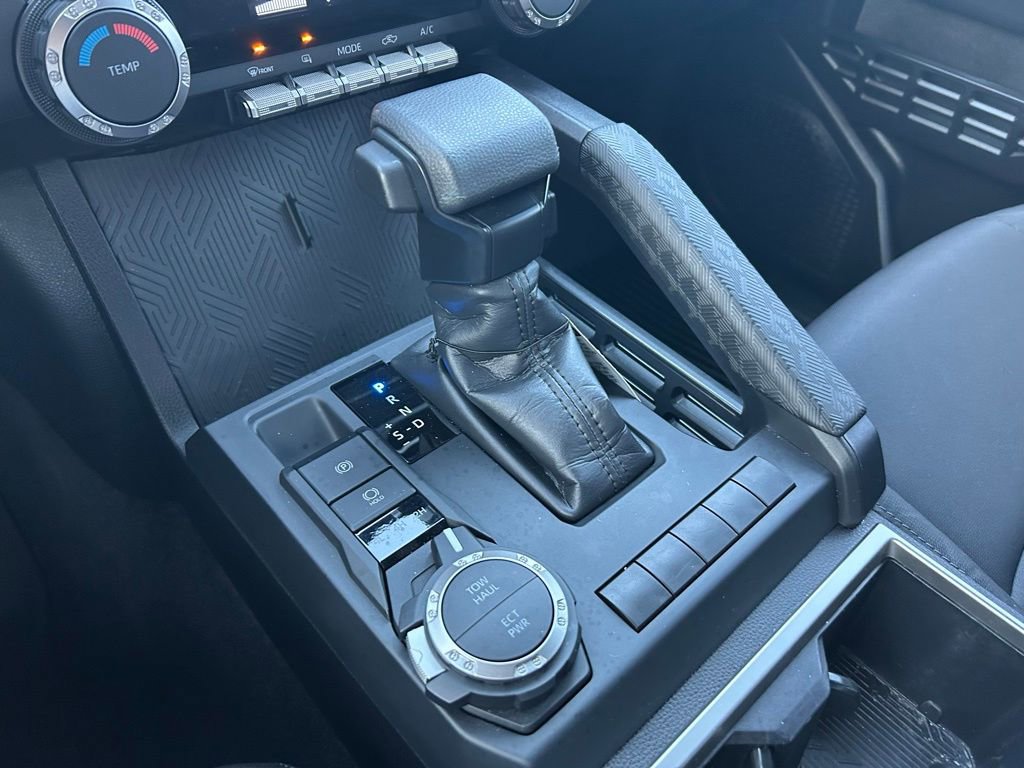 Certified 2025 Toyota Tacoma SR5 AWD/4WD image 27