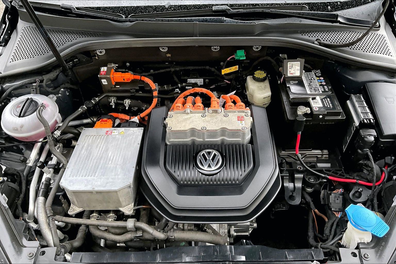 Used 2016 Volkswagen e-Golf SEL Premium FWD image 9