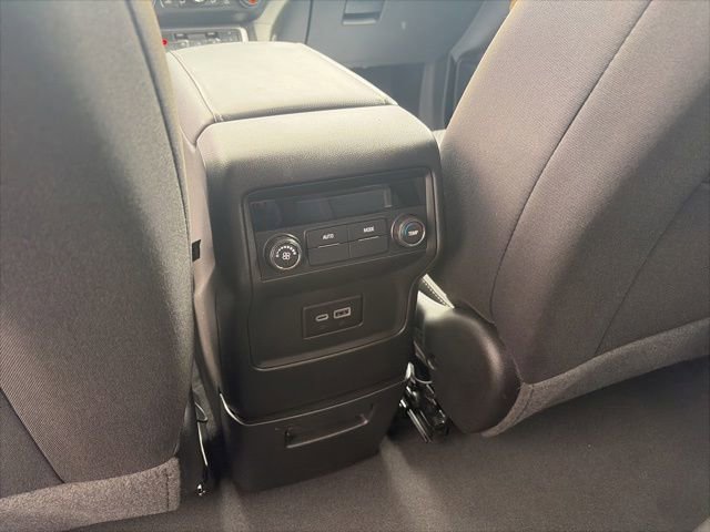 Used 2023 GMC Acadia SLE FWD image 29