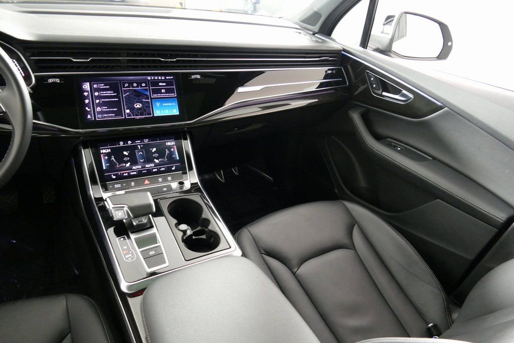 Used 2025 Audi Q7 3.0T Premium Plus AWD/4WD image 26