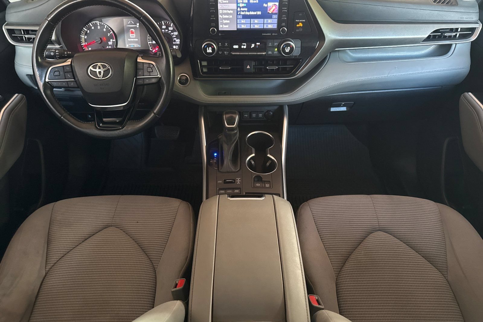 Used 2021 Toyota Highlander LE AWD/4WD image 18