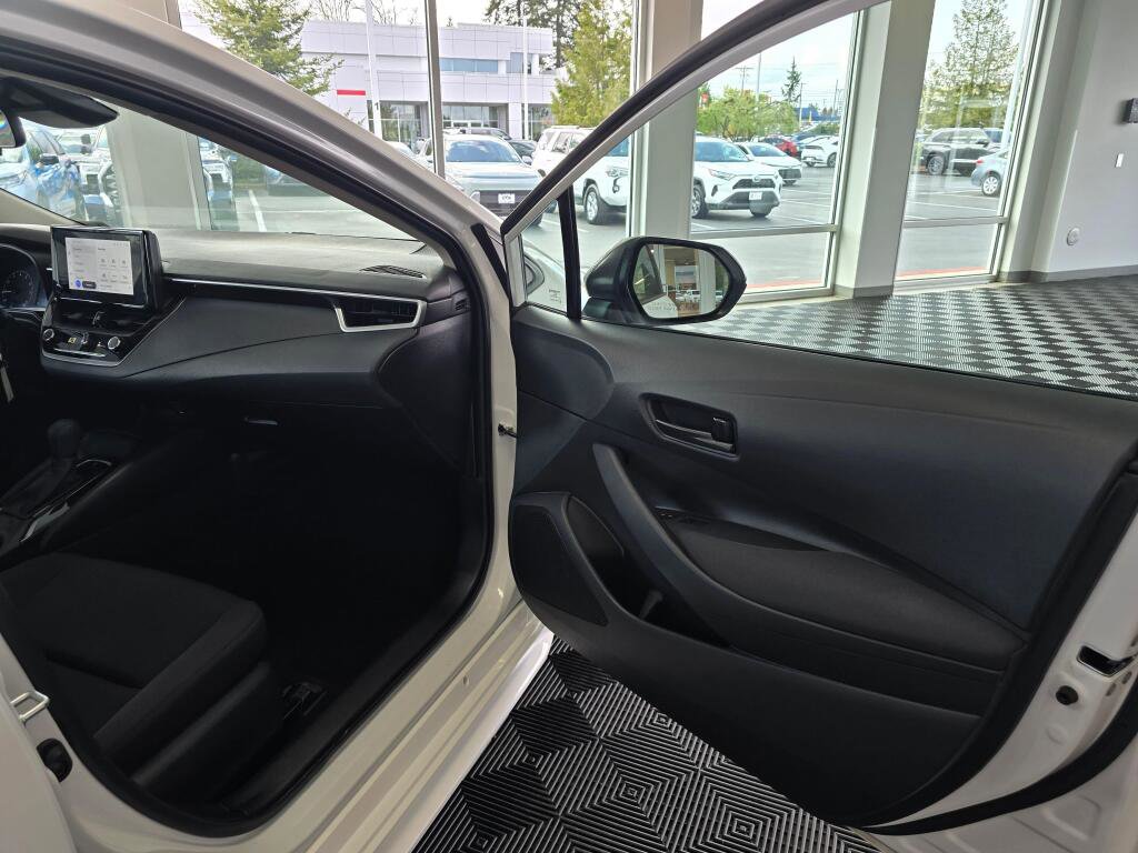 Used 2024 Toyota Corolla LE FWD image 40