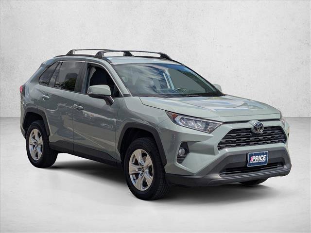 Used 2021 Toyota RAV4 XLE w/ Convenience Package FWD image 3