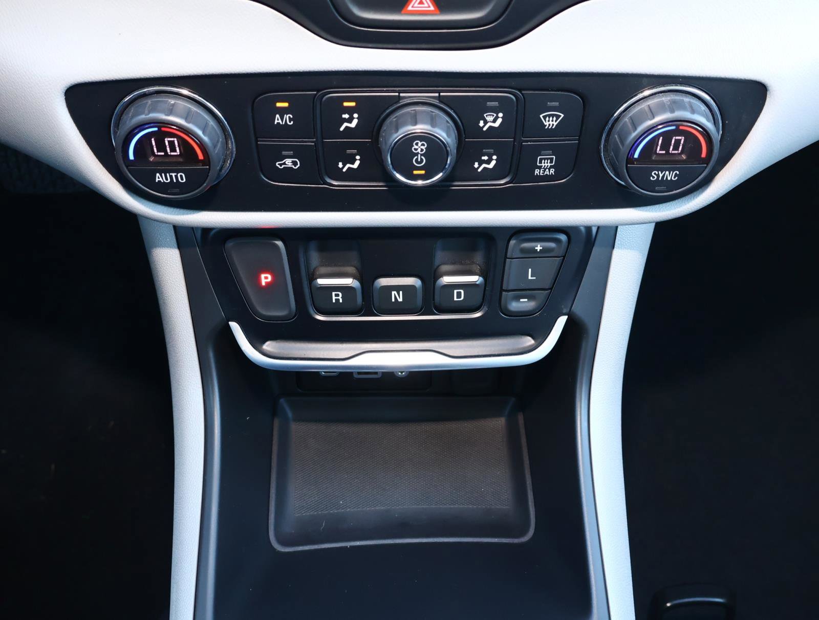 Used 2021 GMC Terrain SLE w/ Driver Convenience Package image 25