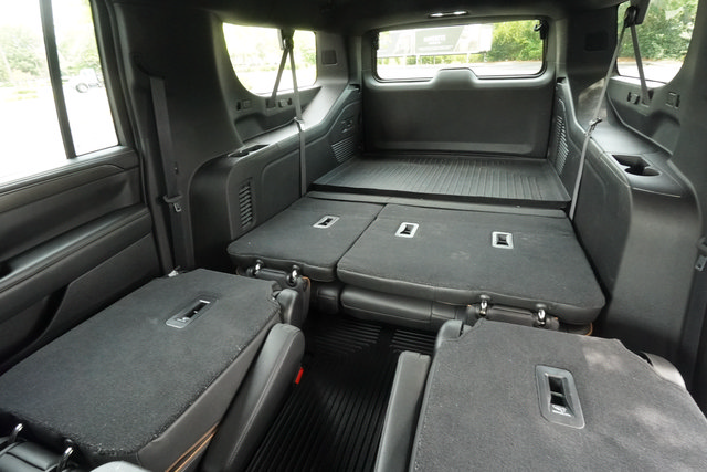Used 2021 GMC Yukon XL AT4 AWD/4WD image 23