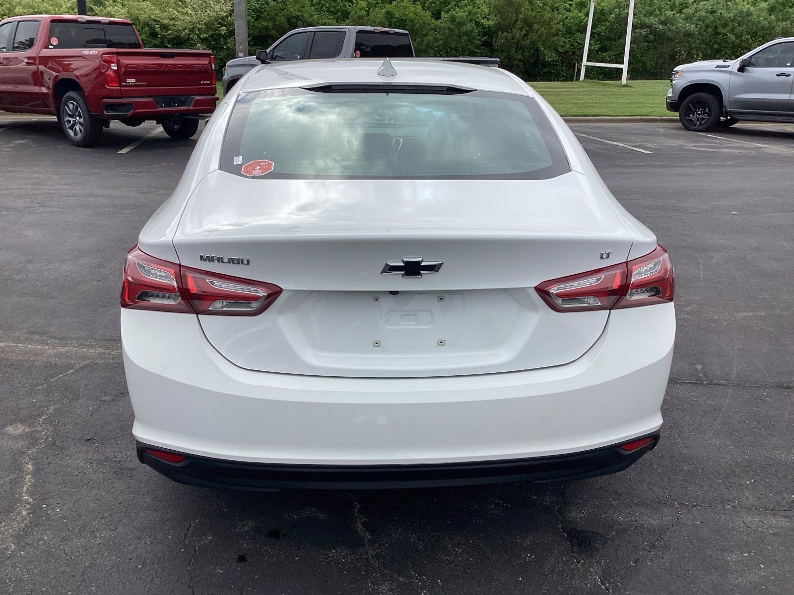 Used 2021 Chevrolet Malibu LT FWD image 3